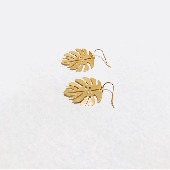 GOLDEN PALM LEAF TROPICAL DROP EARRINGS 1.25” - Picture 3 of 8